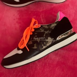 Nine West Camo Sporty